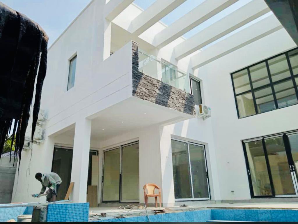 ibramus01's tweet photo. #RDC#Kinshasa: Modern villa #legacyarchitects☺️☺️ https://t.co/hAGMKgiIWI