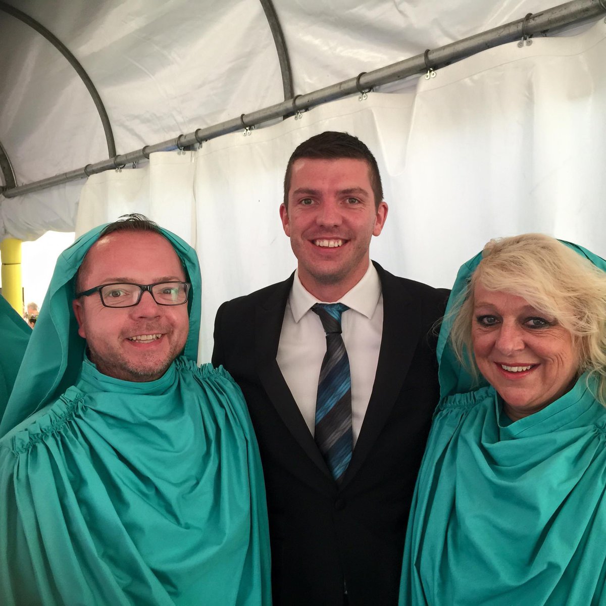 Gan fod hi’n benwythnos cyhoeddi <a href="/eisteddfod/">eisteddfod</a> Llŷn ac Eifionydd, Llun oedd hwn pan gafodd Annette ei hurddo yn 2015, gafodd Dylan ei urddo yn 2010. Ymlaen i Llŷn ac Eifionydd yn 2023