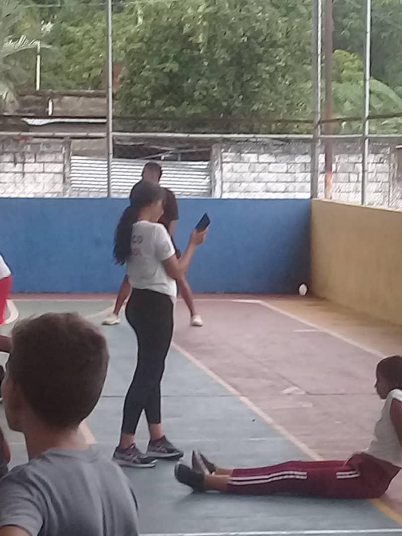 Ni el agua detiene nuestras prácticas. ¡Preparándonos con todo! 
@MPPEDUCACION <a href="/NicolasMaduro/">Nicolás Maduro</a> <a href="/RJZI21/">RUBEN ZAMBRANO</a> <a href="/RiveroJilberto2/">Rivero Jilberto</a> <a href="/DianneryArangu3/">DianneryAranguren</a> <a href="/ZonaEdGuarico/">Zona Educativa Guárico</a> <a href="/DonaireDonald/">Donald Donaire</a> <a href="/masificadeporte/">Viceministerio de Masificación Deportiva</a> <a href="/INDeportescolar/">INDeportescolar</a> <a href="/ZAIDACARRERO/">zay consentida</a> <a href="/GARRIDOCAR01/">Carlos Garrido</a> <a href="/_LaAvanzadora/">Yelitze Santaella</a>