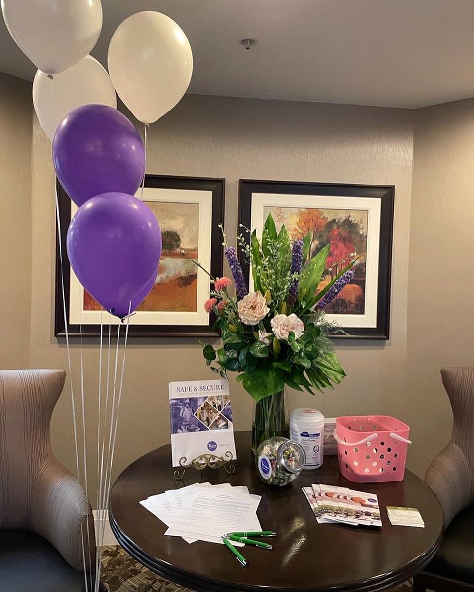 ECTransitions's tweet photo. We had a great time at the @vervesrliving Four Elms Reitement Residence Open House today! 

Thank you Jodi &amp; Sarah V. For inviting us to attend! 

#retirementliving #eldercaretransitions #retirementresidence #movetransitions #movingseniors #eldercare https://t.co/O1chgOmvSq