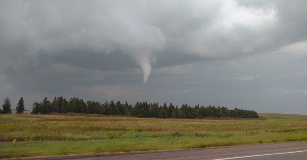 JustinGTHD's tweet image. Trip down memory lane - My favorite weather grabs from 6yrs living in SD!! @MikeOlbinski @spahn711 @ReedTimmerAccu @DopplerJess @CReppWx @Zaffino @cdoering5 @AustinK89261970 @JFields_THD @cduvall30