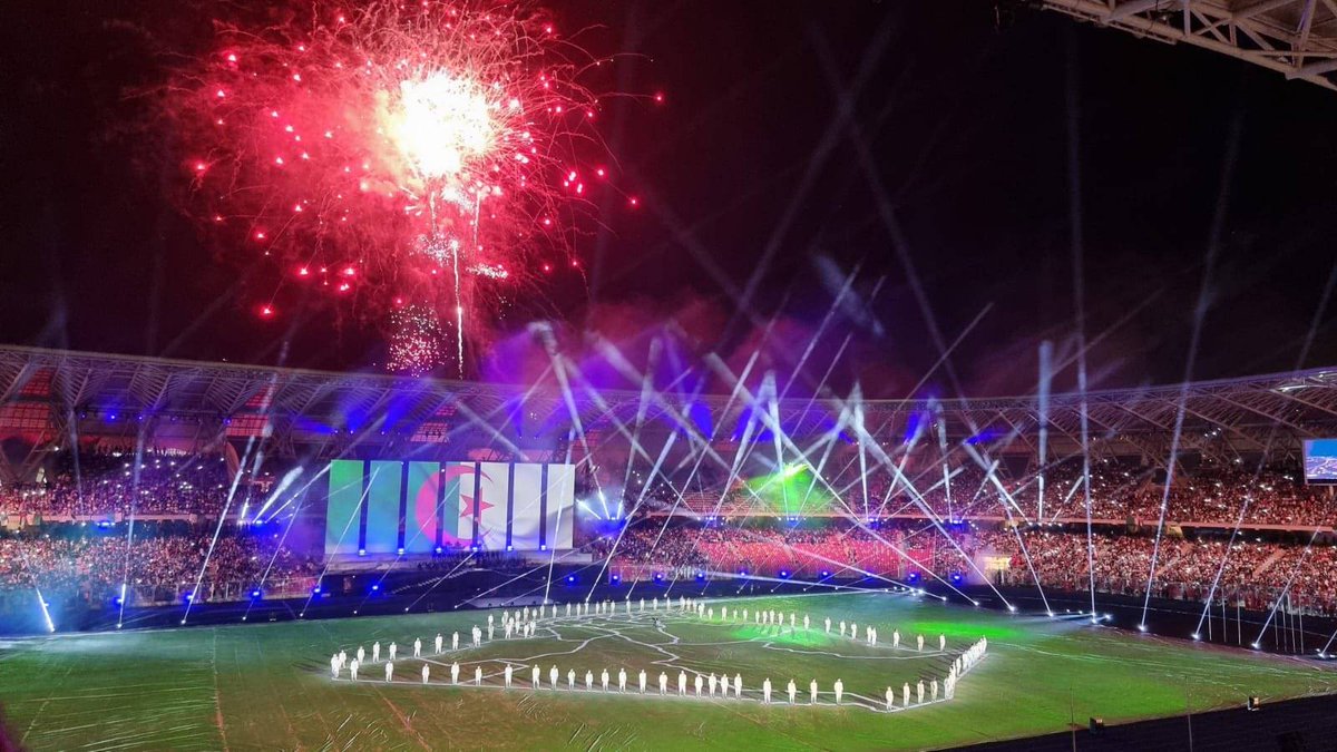 JAZAIR_ONLY11's tweet photo. 🇩🇿 — The opening ceremony of the 2022 Mediterranean Games in Oran, Algeria https://t.co/uKumBYvlLl