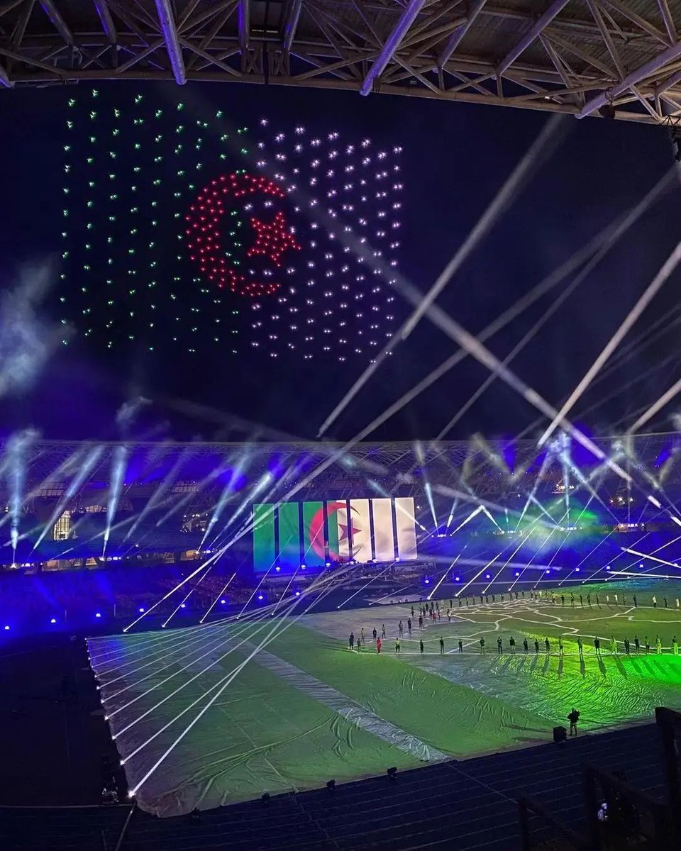JAZAIR_ONLY11's tweet photo. 🇩🇿 — The opening ceremony of the 2022 Mediterranean Games in Oran, Algeria https://t.co/uKumBYvlLl