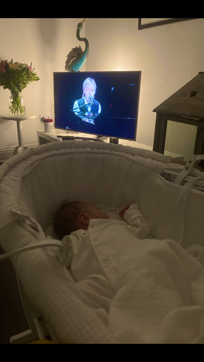 KillianCassoni's tweet photo. At 80, The great @PaulMcCartney providing the entertainment for my 11 day old daughter. #Glastonbury #macca #herfirstgig https://t.co/WnhmEqEOUg