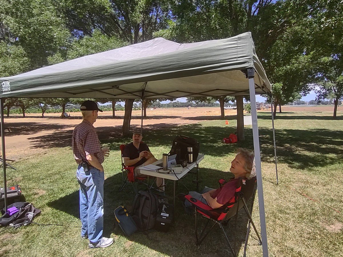 K6IS's tweet image. #ARRL #FIELDDAY2022 Is well underway! Lots of radios and activity. We’re at Davis Ranch off Jackson Highway (CA-16) in Sloughouse we’re here till tomorrow so…..where are you? Come on by.  Just go past the store and you’ll see us.