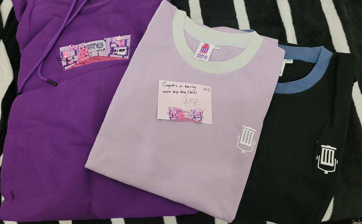 ktcaines's tweet photo. @ApariArt I'm loving the TT merch! https://t.co/5lHW3tEmK4