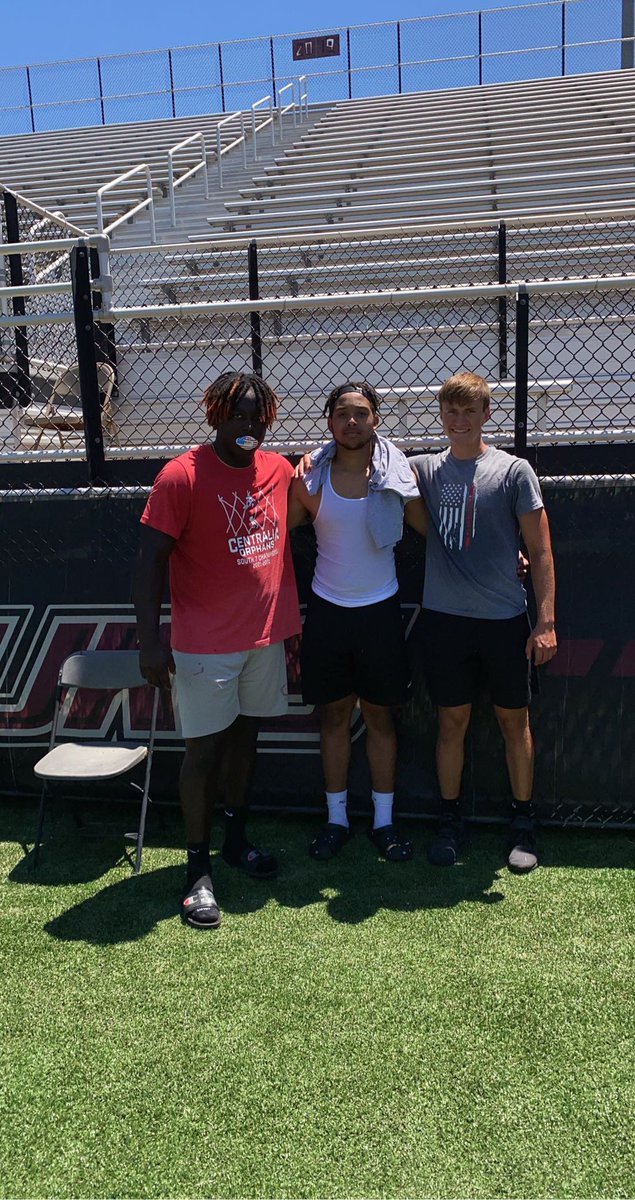 Had a great day <a href="/SIU_Football/">Saluki Football</a> camp yesterday 💪🏾<a href="/CarsonGreen1516/">Carson Green</a> <a href="/jadenjones52/">Jaden</a>