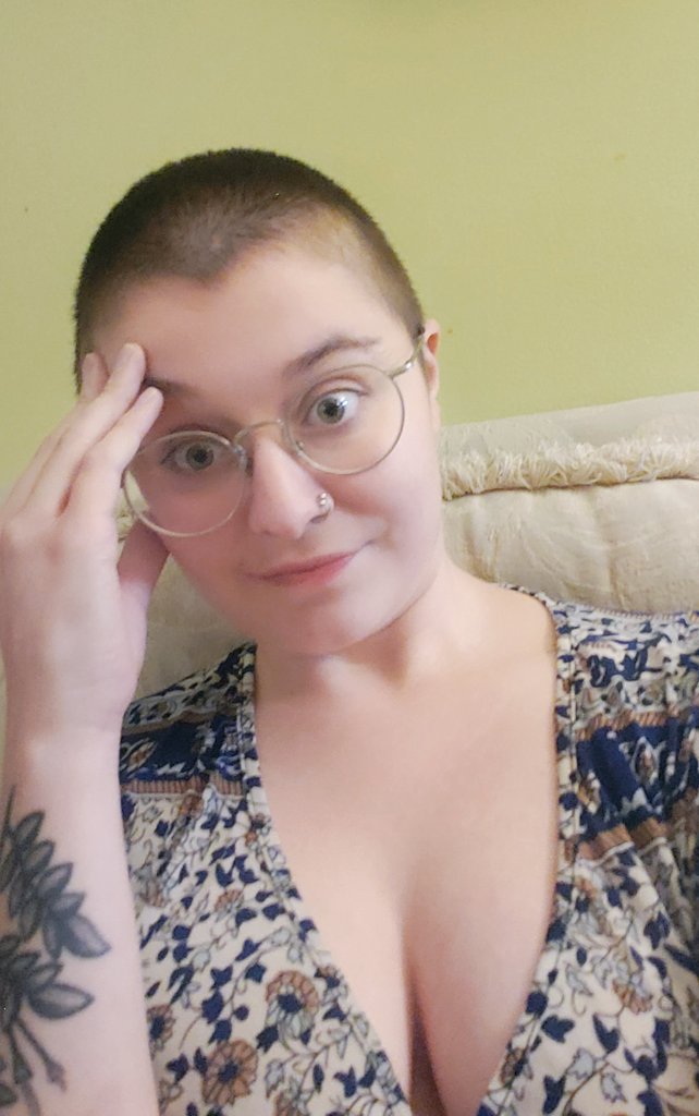 MorgBechet's tweet photo. Please report @morganbechetTO! That is no longer me, that is a phishing scam. My tryst and email (morganbechet@protonmail.com) were also hacked so beware of those too while I'm getting this sorted out!

Here's new photos of me looking tired and exasperated as proof lol https://t.co/rSti5uv0m6
