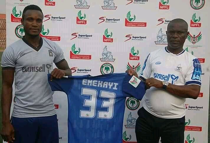 DolphinsFootba2's tweet photo. Congratulations to our graduate Temple Emekayi and @RiversUnitedFC for winning the @NPFLOfficial for the first time. We're super proud of you. #EMEKAYI33 
#WeMustShine 
#LivingYourDreams https://t.co/YG2NVKfYD2