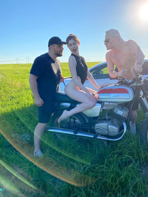 Hey cutie pies, did you already see my new video? ☺️ https://t.co/WZ12XcjQN6