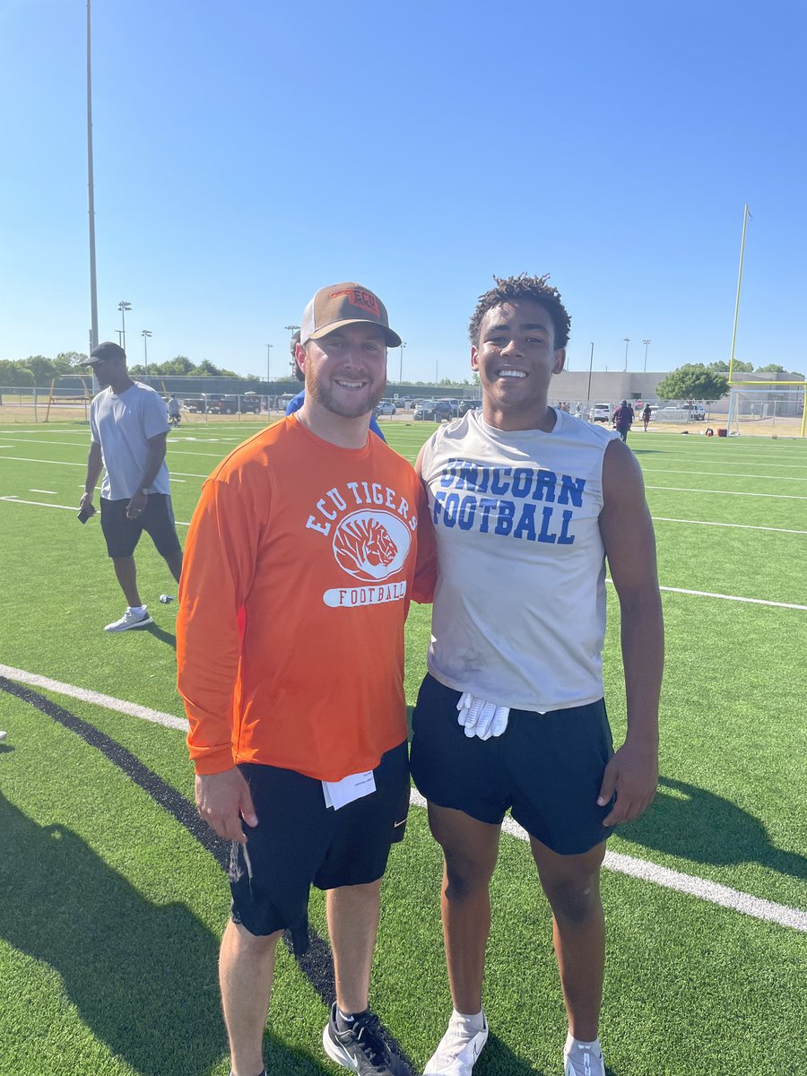 BaerwaldKaden's tweet photo. #AGTG After a great Conversation with @LitrentaJohn I’m proud and blessed to receive my first offer at East Central University!! @ECUTigersFB @NBUnicornFB @prochazka_seth https://t.co/I1JeTqwvvA