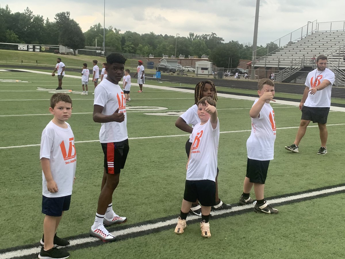 Had a great time hosting the <a href="/Vonn/">Vonn Bell</a> Skills Camp today. Appreciate all the volunteers and participants making it a success <a href="/RHSPantherAth/">Ridgeland Panther Athletics</a>   Special thanks <a href="/Vonn/">Vonn Bell</a> for being the guy that takes pride in serving and giving back to the community. #buildingCHAMPIONS