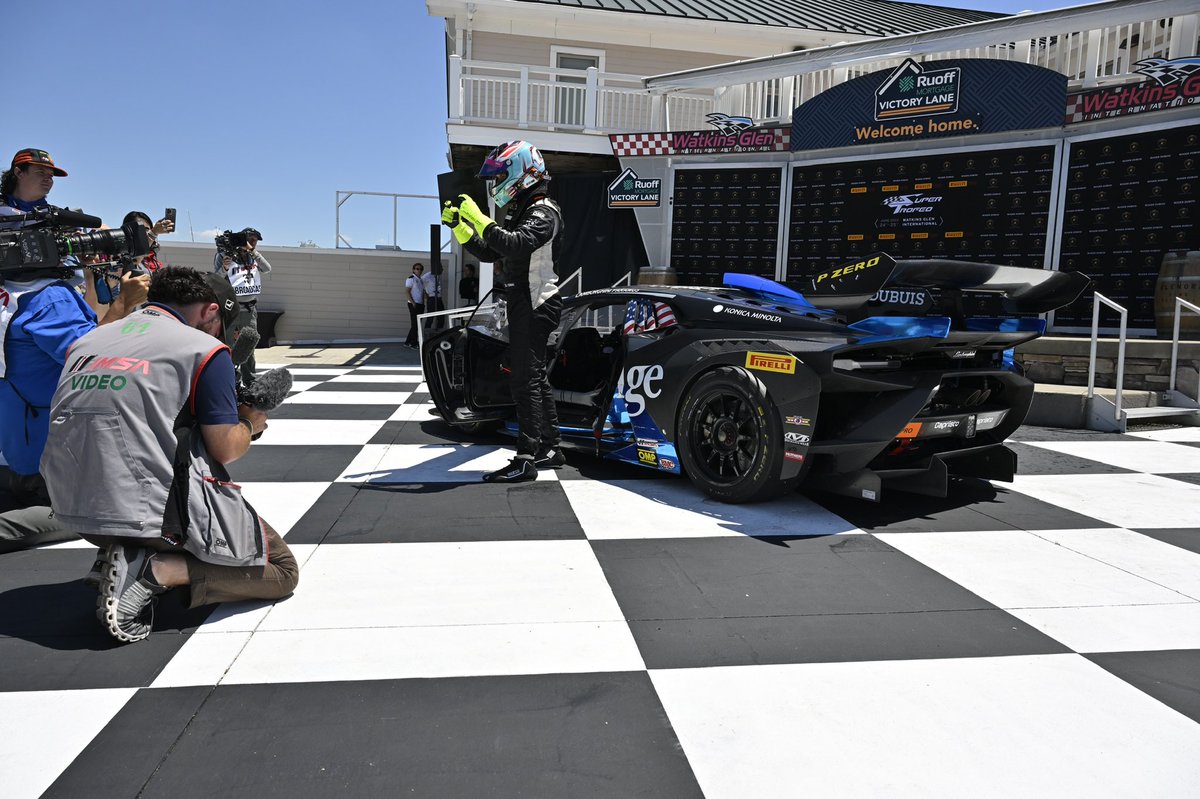 JusticeBrosInc's tweet photo. WEEKEND SWEEP for @FormalDanny @KyleMarcelli in the Lamborghini Super Trofeo North America series @WGI. The #1 of @PrestigePerfCtr / @WayneTaylorRcng took home the top spot in both races &amp; are currently leading the overall point standings. 

#justicebrothers #lstna https://t.co/RLkcvXYo5Q
