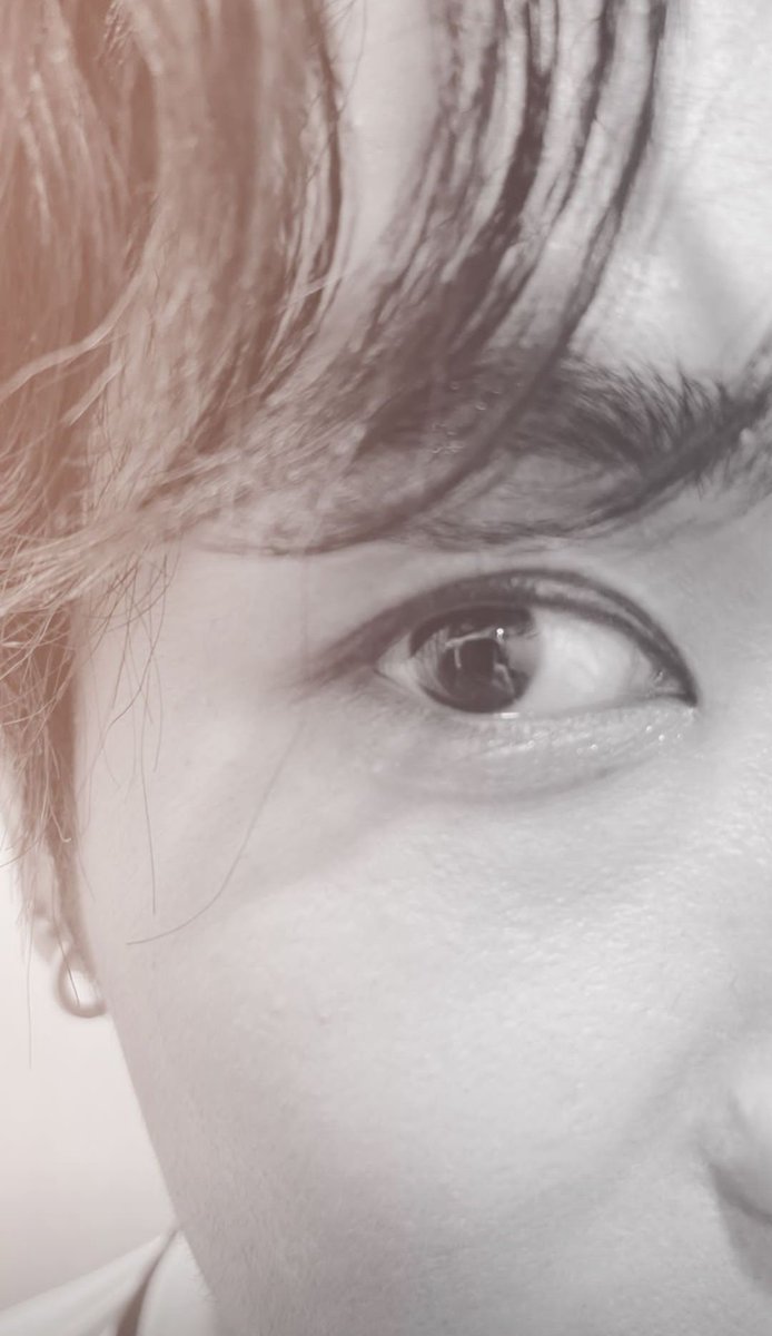 qutlev's tweet photo. 君の目に溺れた、永遠に…🖤 https://t.co/LqDDUoKp7t