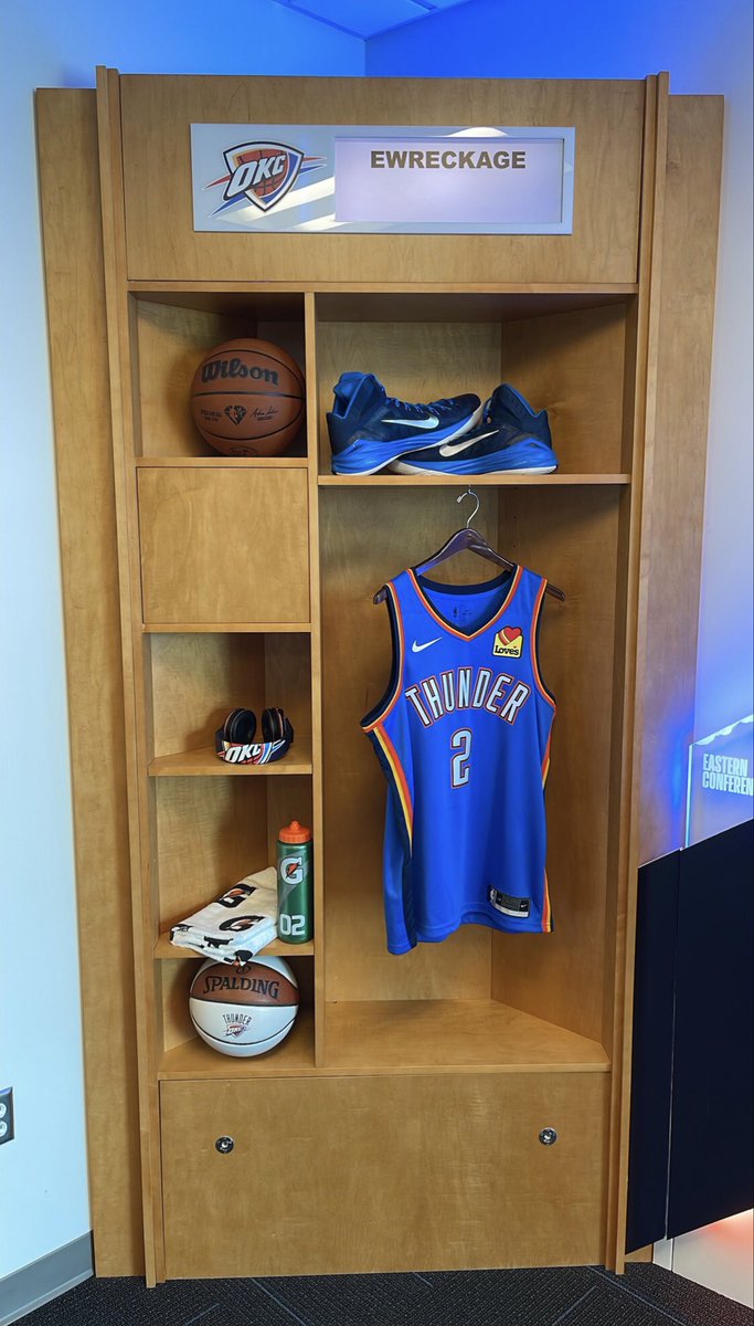ewreckage99's tweet image. It’s a dream come true to get this recognition from an NBA organization. Thank you to the Oklahoma City Thunder⚡️🏀