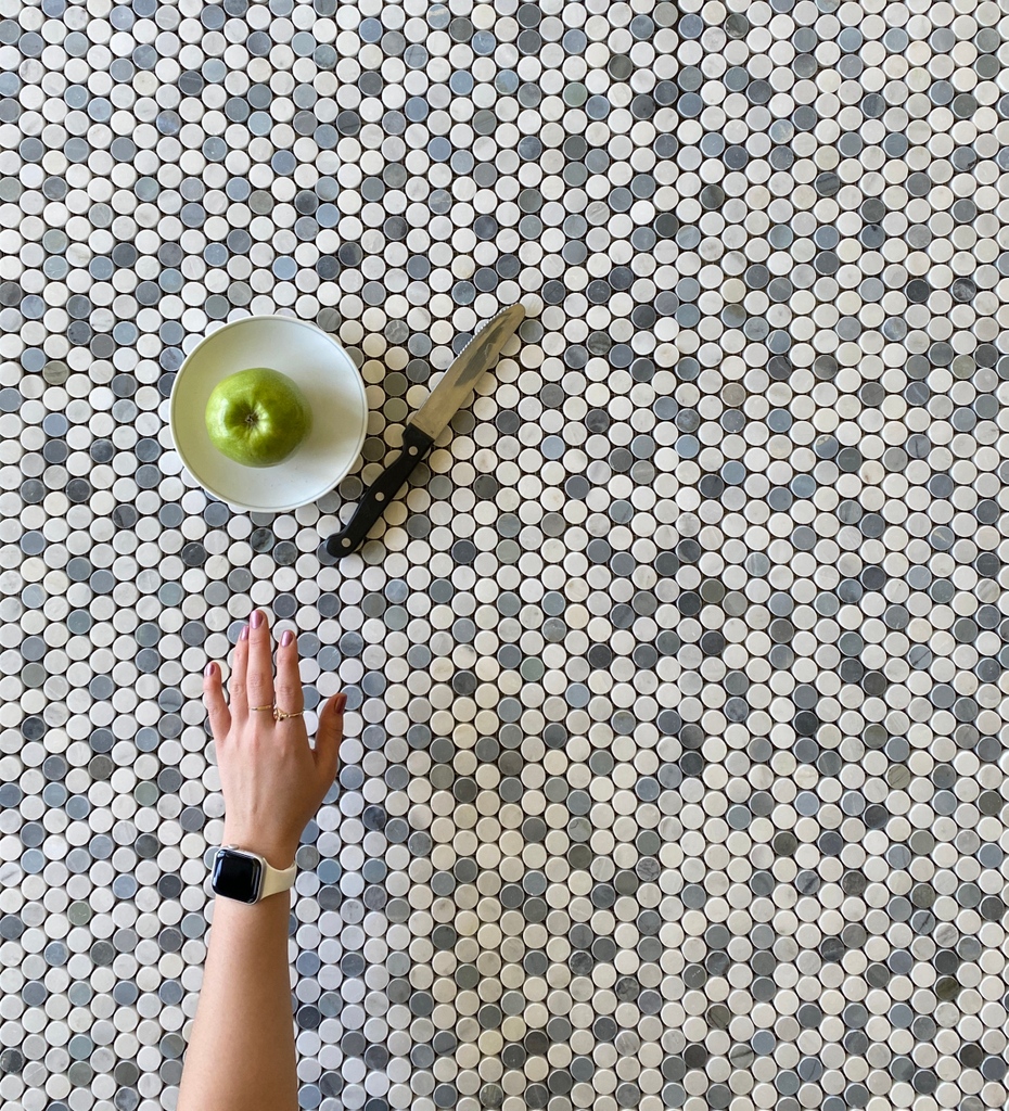 Today we are featuring the beautiful Arabescato penny round mosaic! Create a fun design with this as your kitchen backsplash or bathroom floor!
.
.
.
.

#interiors4all #contemporaryhome #modernhome #interiorinspiration #interiorgoals #marble #arabescato #arabescatomarble