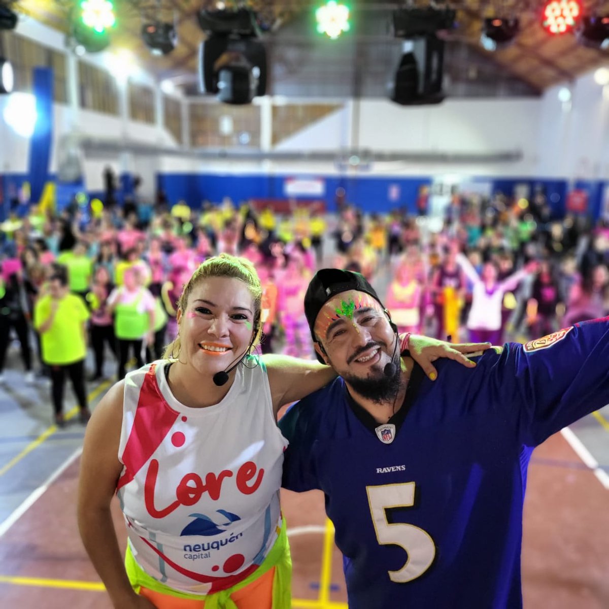 MauSerenelli's tweet photo. Y así vivimos la #MASTERCLASS de bailes y ritmos en el Barrio Gregorio Álvarez, sábado para  divertirse y disfrutar con los mejores instructores 😎🤩
@marianogaidook 
@munideneuquen 
@agenciamunicipalcudaf https://t.co/6Lm54qPHVK