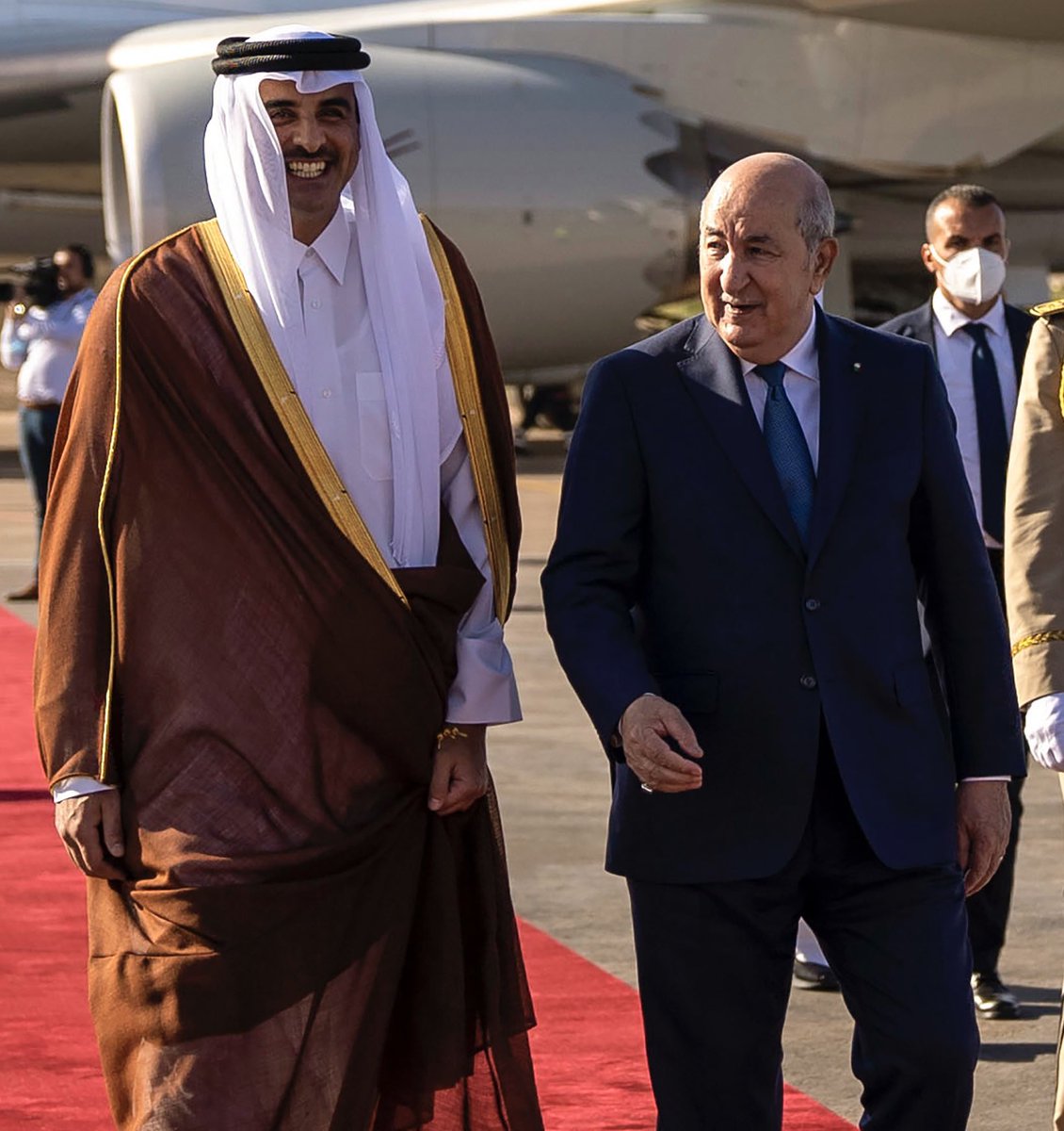 TamimBinHamad's tweet photo. أشكر أخي فخامة الرئيس @TebbouneAmadjid على الدعوة الكريمة لحضور افتتاح الدورة الـ19 لألعاب البحر الأبيض المتوسط 2022 في مدينة وهران الباهية، متمنياً لجميع المشاركين التوفيق في هذا الحدث الرياضي الهام الذي يسهم في تعميق التواصل بين أبناء ضفتي المتوسط. https://t.co/9L0YxK5NxC