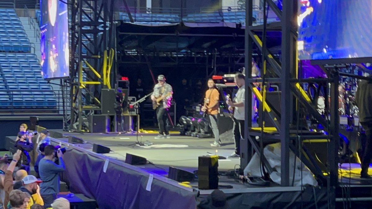 Sheniffer84's tweet photo. Saw @RebelutionMusic at the @WestvilleBowl on Wednesday. Dope time. Now if only @StickFigureDub could play there, my life would be complete https://t.co/i3TprPm8st