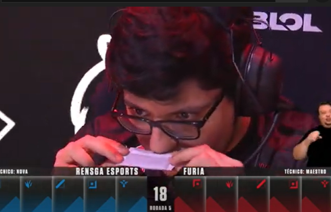 98JVPS's tweet photo. Kekw, @Furia lança o proerd...

olha essa cara.

@envylool https://t.co/JRD0zvfjFv
