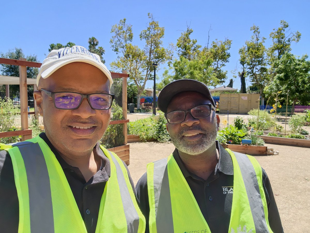 GlennWHunter's tweet photo. Gent. Hooks & I of 100 Black Men of the Inland Empire spent Saturday morning at Seeds of Joy, a community garden in Ontario. We volunteered time supporting upkeep in this urban garden. Elizabeth McSwain is the Mastermind!#SeedsOfJoy #100BMIE #Community #HealthyFood #InlandEmpire https://t.co/vWLlFmoRea