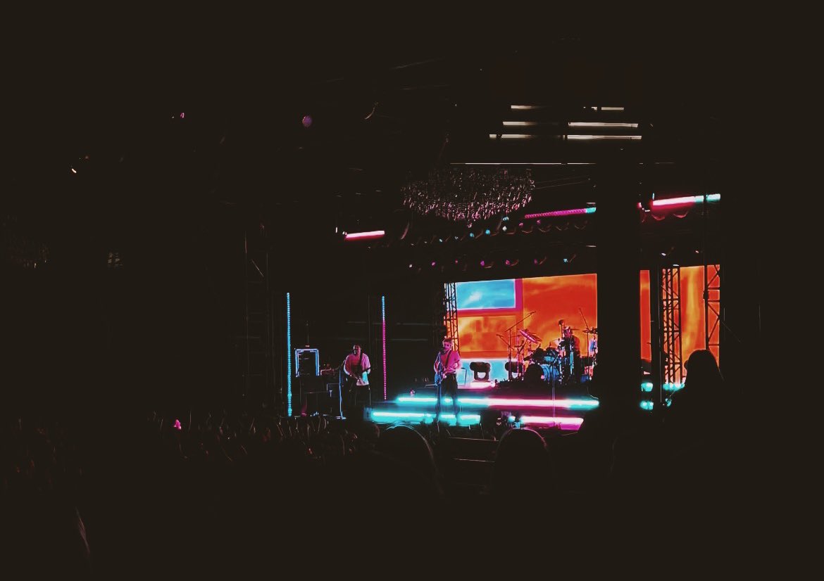exohblur's tweet photo. post concert depression is real #5sos #TakeMyHandDenver #TakeMyHandWorldTour https://t.co/G0sUN3l8Mg