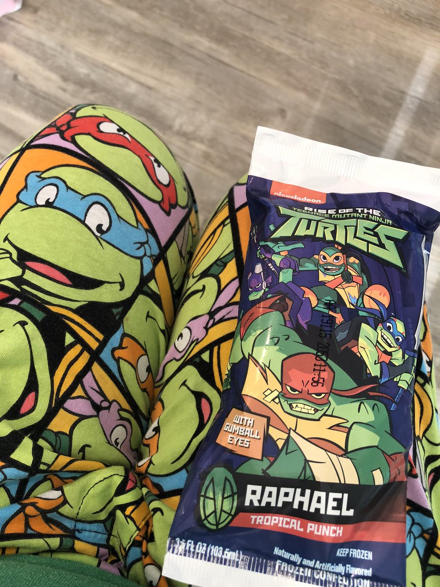 LVF814's tweet photo. Haven’t posted in years but @nc_freeze drove by and handed me this— I think they got the hint 😂😂 #tmnt https://t.co/UiySXIuMOY