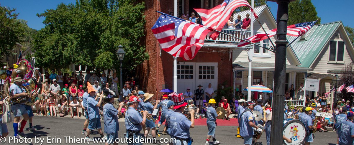 Outside_Inn's tweet image. Who's coming to the #NevadaCity 4th of July parade?