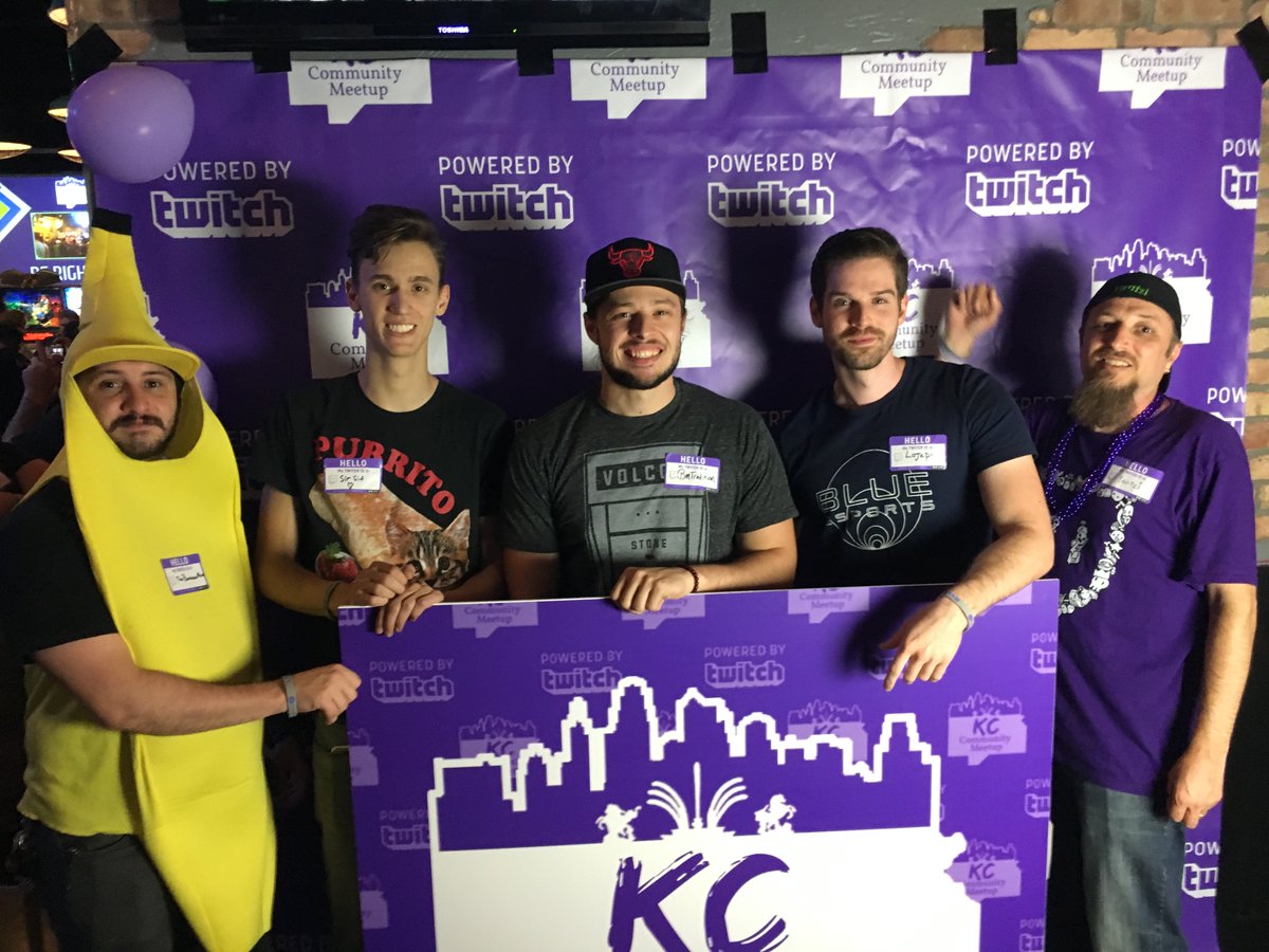 Lojepi's tweet photo. We did at least a couple road trips to Twitch community meetups and took the red eye flight to @TwitchCon together https://t.co/snaRDHszMI