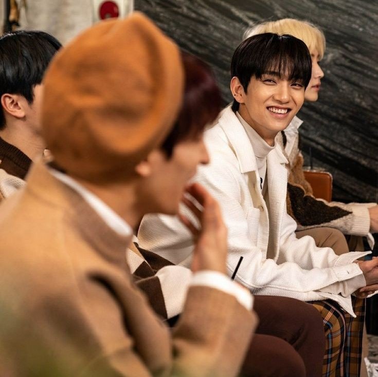 random seoksoo (@randomseoksoo) on Twitter photo 