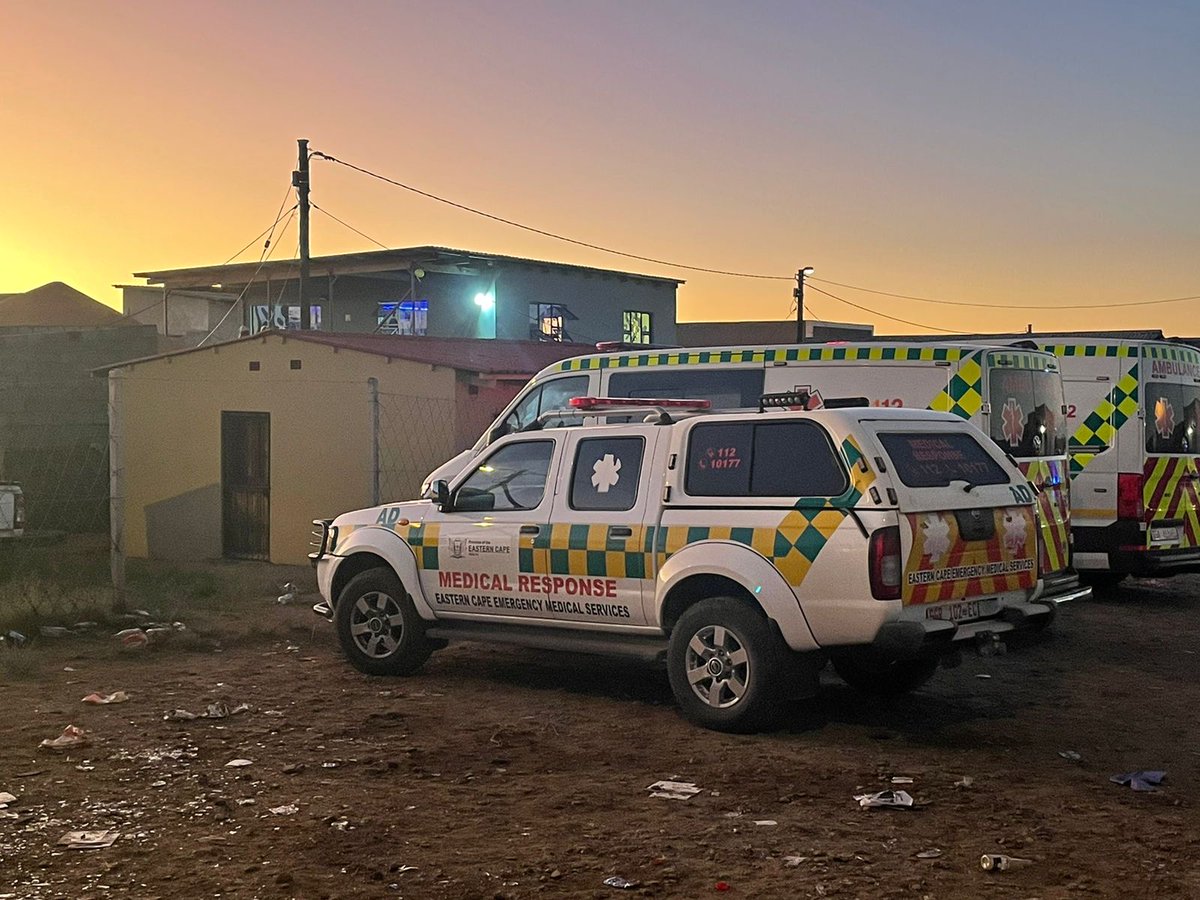 kluisenaar's tweet photo. 22 people died in an East London tavern, ENYOBENI, after a stampede. Cause investigated. Numerous injured. Emergency services and the police are still working on the scene. Forensic investigation underway. #SABCNEWS https://t.co/rj3vPlXrzN