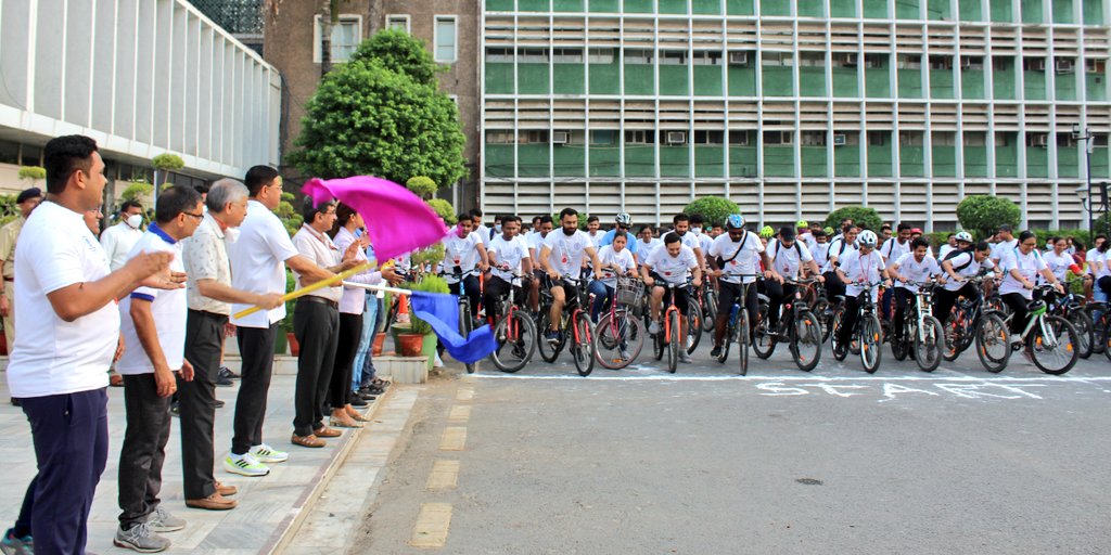 RDAAIIMS DELHI (@aiimsrda) on Twitter photo Cyclothon organised by <a href="/AIIMSRDA/">RDAAIIMS DELHI</a> and <a href="/eNDDTC/">eNDDTC AIIMS</a> to observe "Int'l. Day against Drug Abuse & Illicit Trafficking" at #AIIMS. To India Gate and back with >200 participants.
Occasion graced by <a href="/CPDelhi/">CP Delhi #DilKiPolice</a> Director <a href="/aiims_newdelhi/">AIIMS, New Delhi 🇮🇳</a> <a href="/SagarHoodaIPS/">Sagar Preet Hooda IPS</a>
Thanks to <a href="/DCPNewDelhi/">DCP New Delhi</a> <a href="/DCPSouthDelhi/">DCP South Delhi</a> Cyclothon organised by <a href="/AIIMSRDA/">RDAAIIMS DELHI</a> and <a href="/eNDDTC/">eNDDTC AIIMS</a> to observe "Int'l. Day against Drug Abuse & Illicit Trafficking" at #AIIMS. To India Gate and back with >200 participants.
Occasion graced by <a href="/CPDelhi/">CP Delhi #DilKiPolice</a> Director <a href="/aiims_newdelhi/">AIIMS, New Delhi 🇮🇳</a> <a href="/SagarHoodaIPS/">Sagar Preet Hooda IPS</a>
Thanks to <a href="/DCPNewDelhi/">DCP New Delhi</a> <a href="/DCPSouthDelhi/">DCP South Delhi</a>
