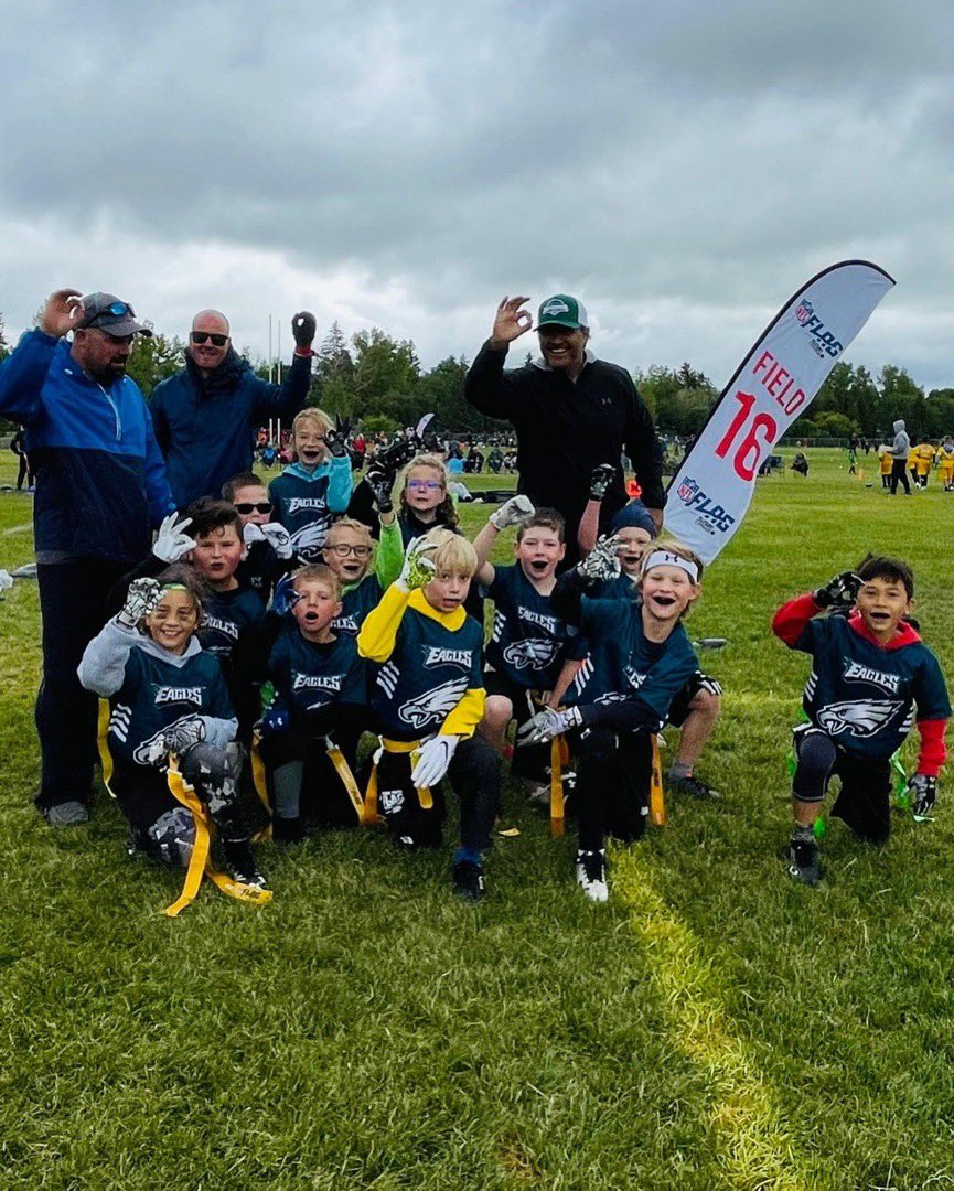 Ianmcarthur's tweet photo. The Eagles were only Undefeated team out of 48 teams in 8/9 #RYFFL. And Sara’s biggest fan was there to watch. Thx to @bshynk and the rest of the coaches for an outstanding season! https://t.co/c3NfuCp315