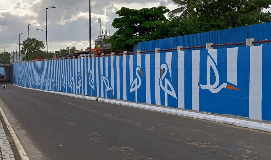 MTF_Mobility's tweet photo. Clean Street Challenge 75K at Mahadevapura: Kundalahalli Underpass designed to make us calm

Mahadevapura as a land of lakes is represented in the art

#betterCommute 

#CleanStreetChallenge75K 

#OurMLACares 

@ArvindLBJP @manoharGABJP @JCREDDYPK @Clementcjayakum @MTFJalShakthi https://t.co/FBjuq5LbOA
