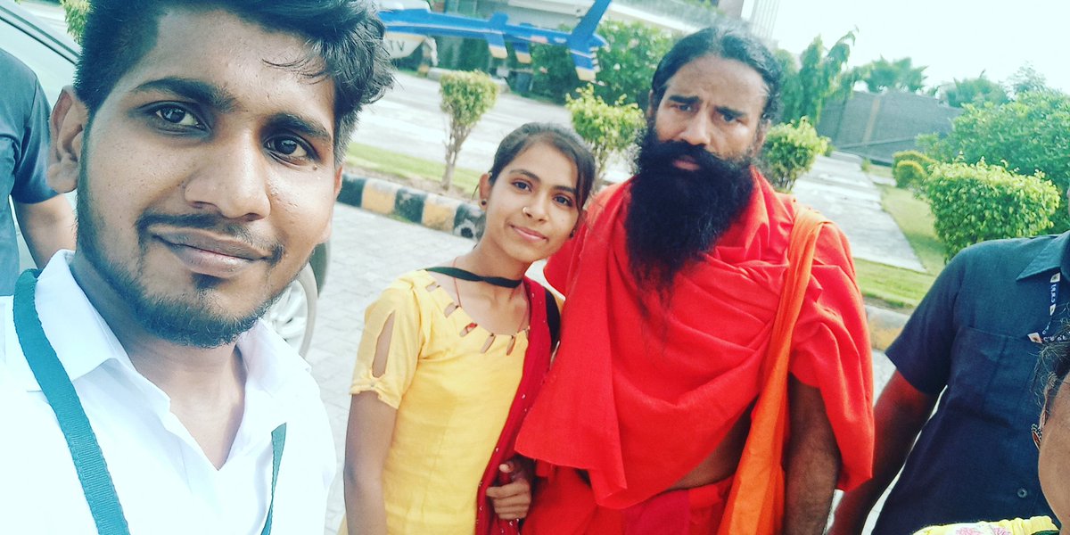 आज पतंजलि योगपीठ हरिद्वार में परम् पूज्य योगऋषि स्वामी रामदेव जी के सानिध्य में योगाभ्यास किया व उनका आशीर्वाद प्राप्त किया
<a href="/Komalvermayoga/">1 Komal</a>  <a href="/Priyankayoga98/">Priyanka</a>  <a href="/bst_haryana/">ईश आर्य</a> <a href="/YogAayog_HRY/">Haryana Yog Aayog</a>  <a href="/hysassociation/">Haryana Yogasana Sports Association</a>