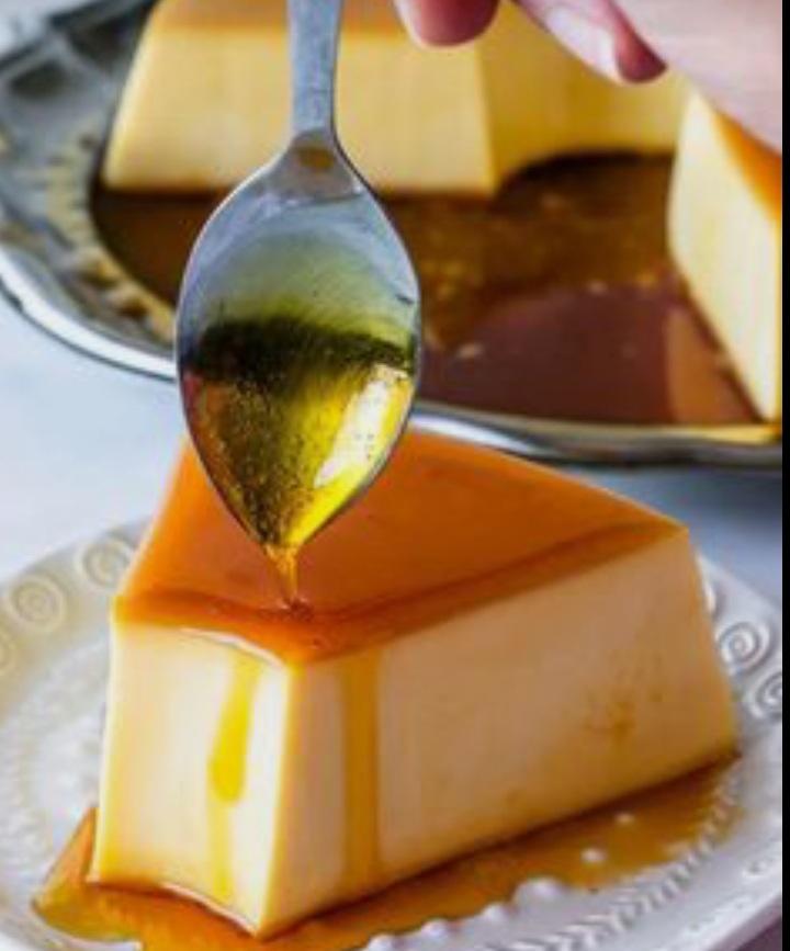 Lizalamorena's tweet photo. Solo tienes derecho a disfrutar de uno, cual escoges ???
Flan  🤤///////          leche condensada
                                   Cocinada😋 https://t.co/vV0UMZgMrU