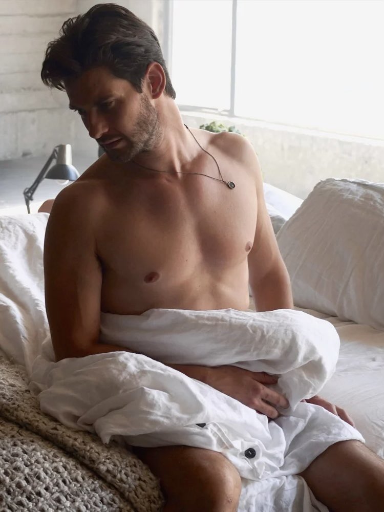 FreneticFool's tweet image. He doesn't completely understand #SeductiveSunday, but . . .