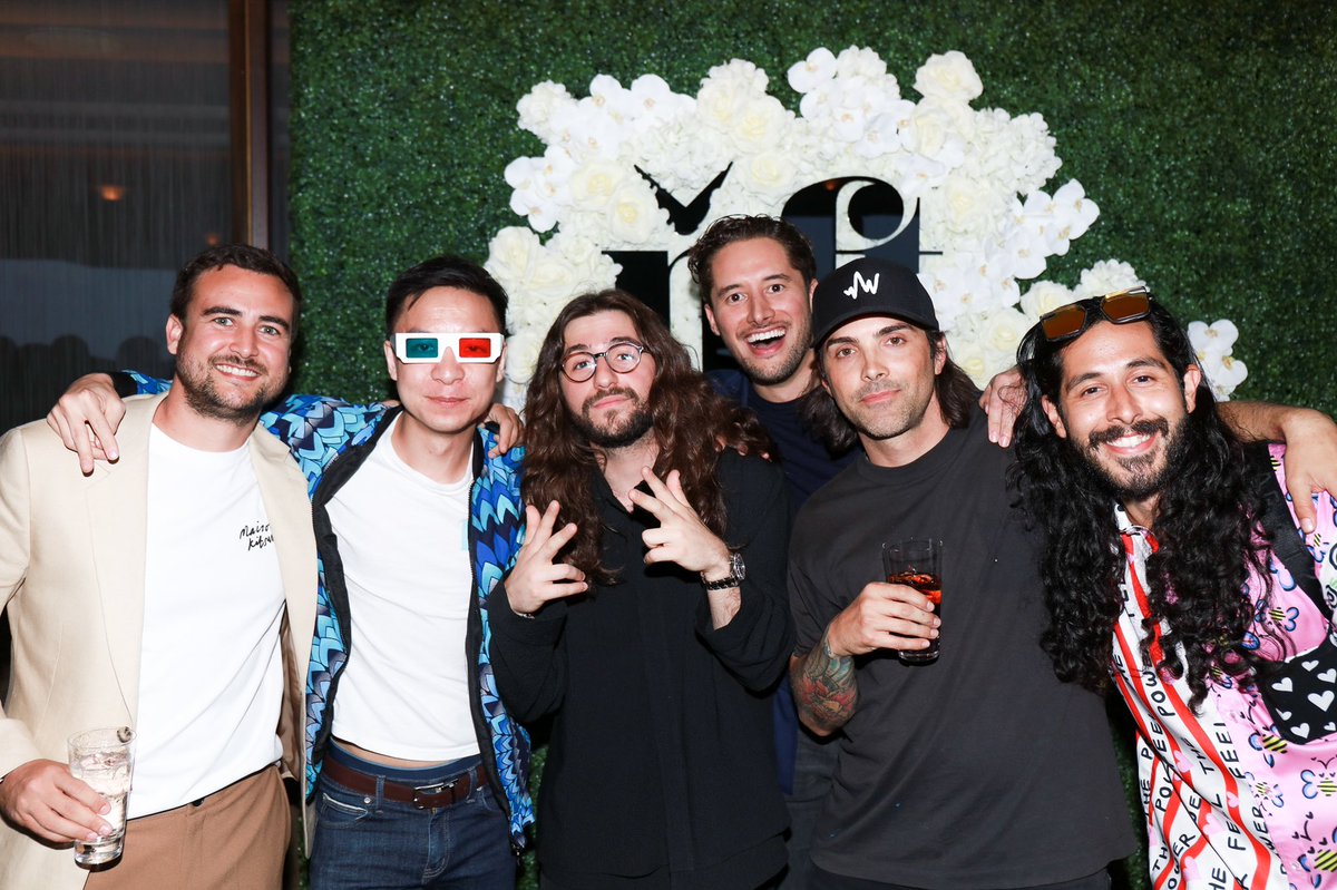 nowmedia's tweet photo. Moments from the inaugural NFT100 🏆

@michaelbouhanna @richerd @farokh @seedphrase @ThankYouX @JNSilva_ https://t.co/k8GHBDReW7