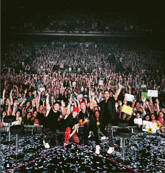 Woo_HooRushers's tweet photo. Logan by Instagram FOREVER TOUR/ DC/ JUNE 23, 2022
1st show back was surreal
So grateful for you all and the incredible team who helped put this show together
Went to sleep smiling last night https://t.co/aJTvVnhF2y