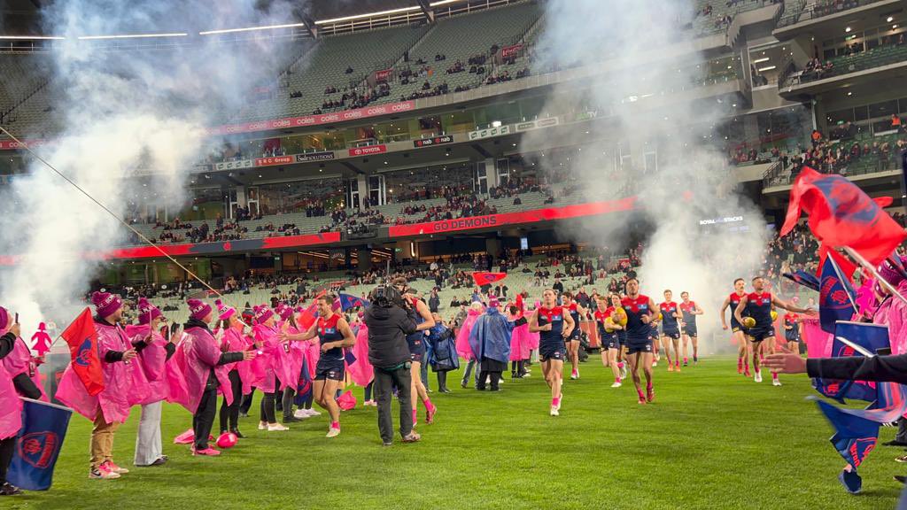 DeeArmy's tweet photo. Jack Viney, Rd.15 beast on the ground & it all began here with hi-5s for the BCNA pink lady match Guard of Honour 💗💕 #pinkladymatch https://t.co/zner1PPkWK