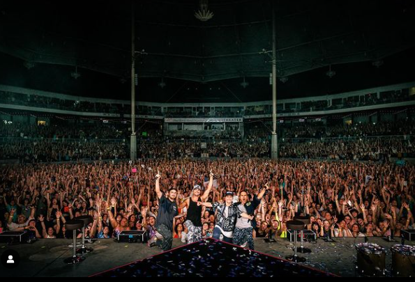 Woo_HooRushers's tweet photo. James by Instagram 
WOW BRIDGEPORT, CT you were LOUD 💥 we are truly grateful to have such an amazing second show in our #forevertour !! Thanks for sharing this picture perfect moment with us 🤩 https://t.co/JisuBSjEAm