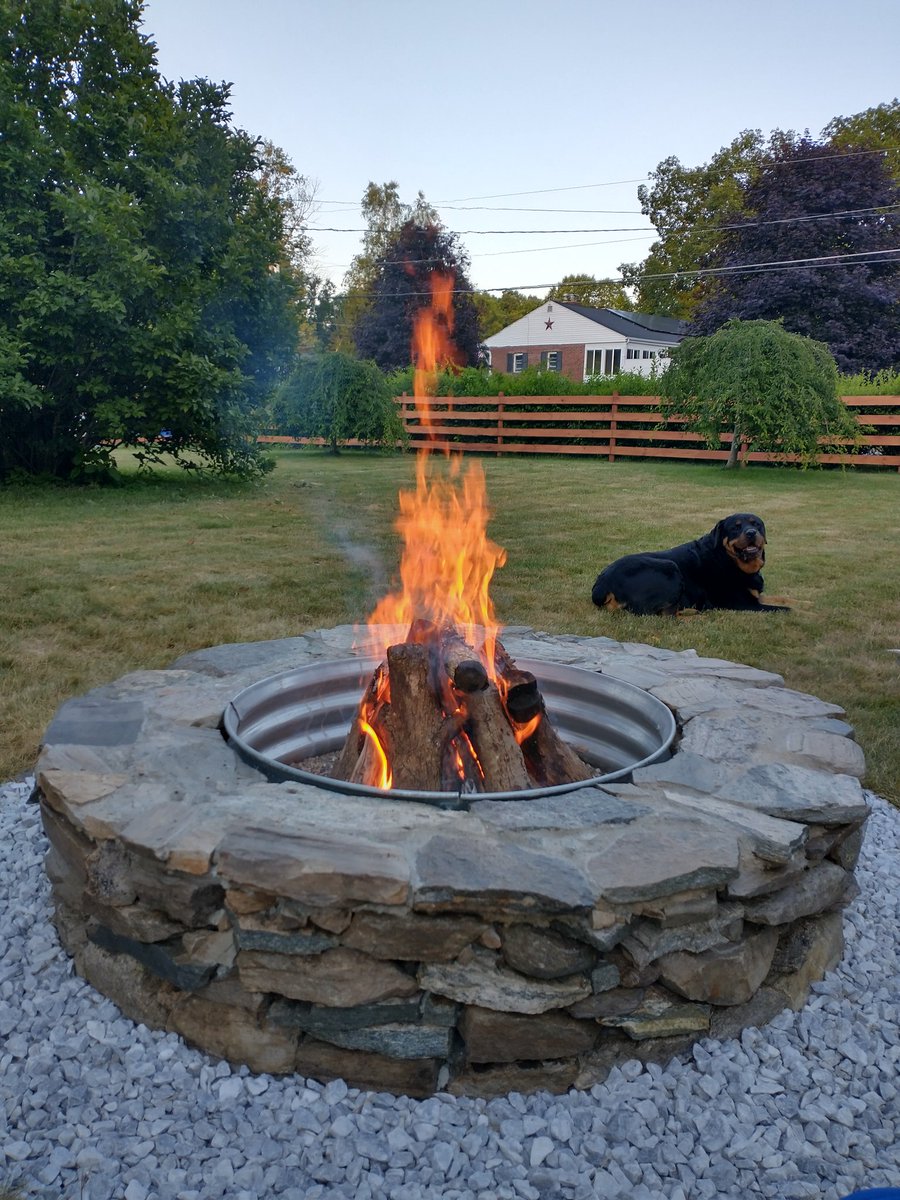kingravnn's tweet photo. Built this bad boy for those cold beer kind'a summer nights https://t.co/pJWxzUNM9o