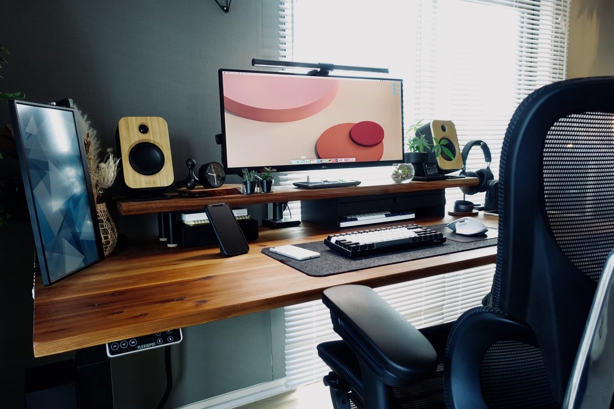 4YIns's tweet photo. Desk Setup 2022.06
相変わらず物が多いwミニマリストにはなれませんね😇笑
#desksetup
#お前らのPCデスク周り晒してけ
#お前らのPCデスク周り晒していけ https://t.co/8poHKW9AmT