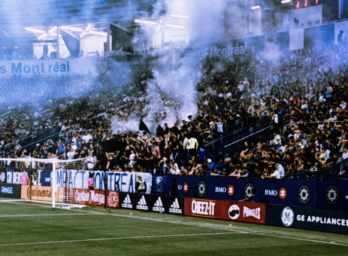 FootVibesMtl's tweet photo. We came to PYRO!
Saputo is lit!!!! 👀
@ultrasmontreal
Photos @gfymtl
#UM02
#IMFC
#IMPACTMTL
#IMFCFAMILY
#MLS
#SUMMER2022
#FOOTVIBESONLY
#FOOTLOCAL https://t.co/jRRri3yzhz