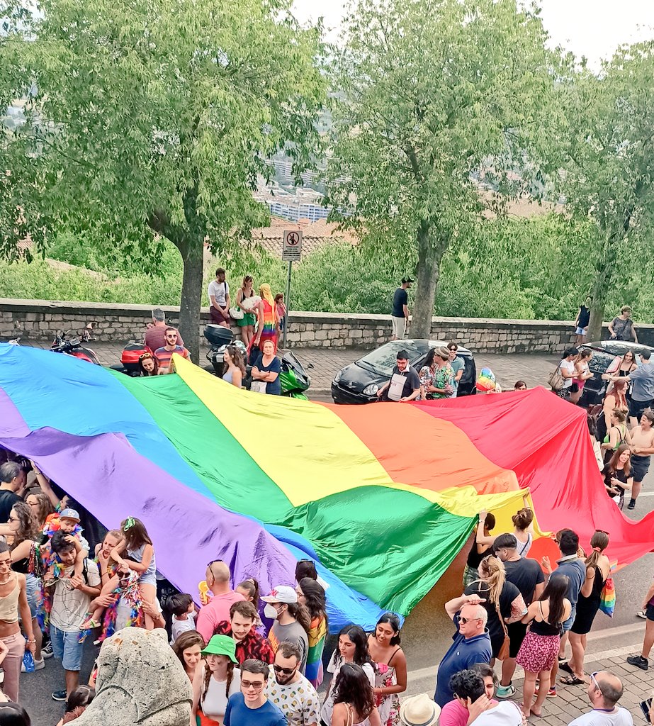 CrisSilv90's tweet photo. #HappyPrideMonth 🌈 https://t.co/Gjq9zcNPhB