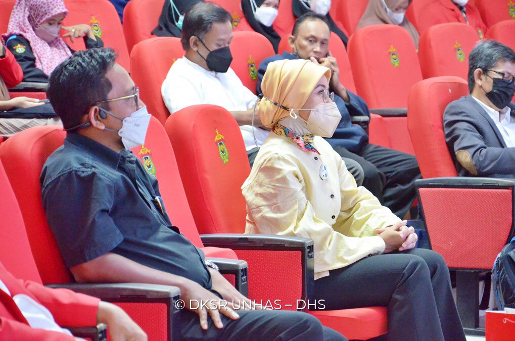 dursbel's tweet photo. Universitas Hasanuddin bersama MIND ID (Mining Industry Indonesia) yang merupakan Badan Usaha Milik Negara (BUMN) Holding Industri Pertambangan sepakat kerja sama dalam bidang pertambangan dan industri berbasis mineral dan batu bara. https://t.co/wkBR86YoCC