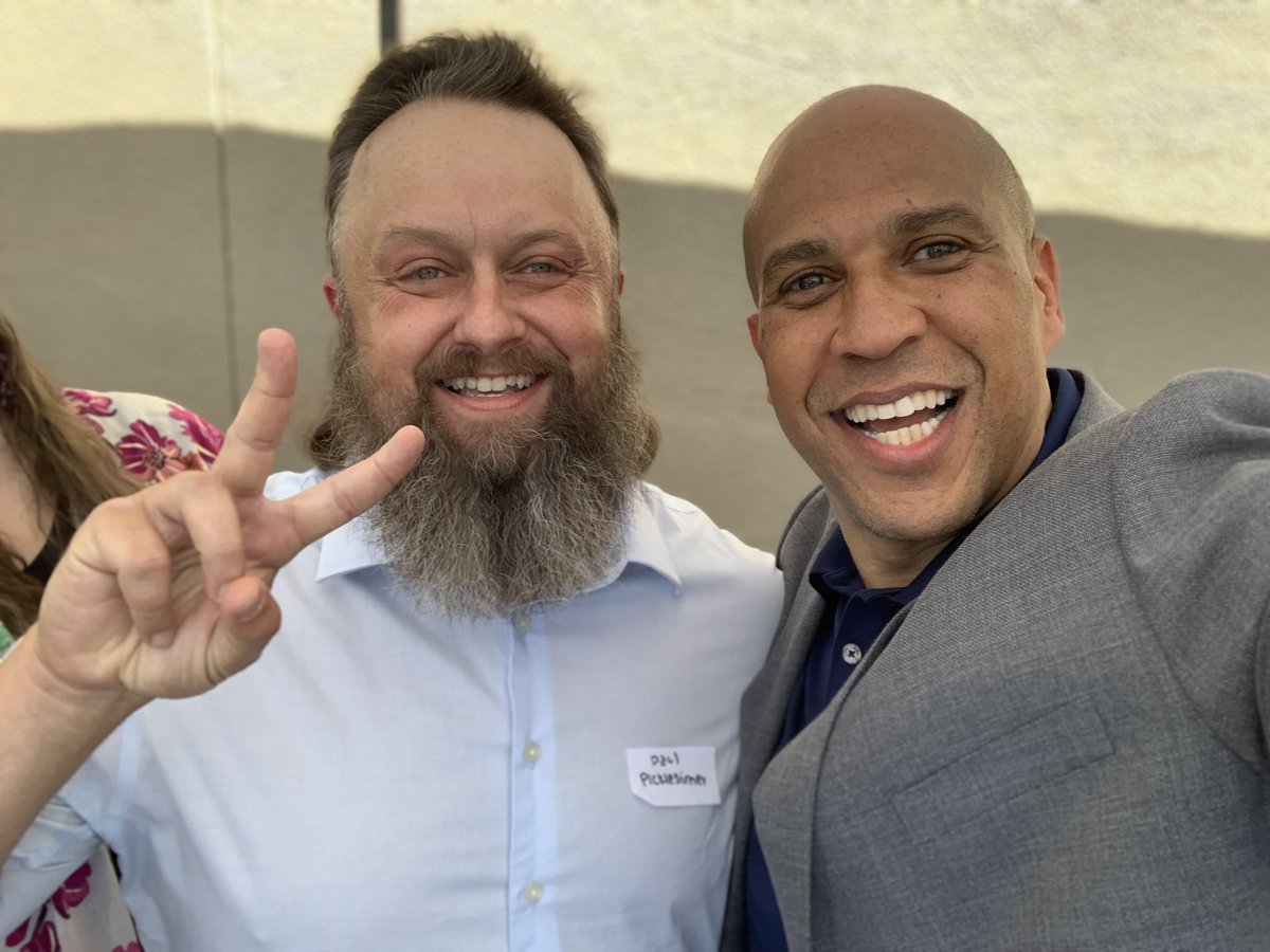 101Darwins's tweet photo. @CoryBooker great hearing from you and speaking with you today! If you see this please retweet this link about our upcoming trial re Smithfield Foods if possible. Thank you so much! https://t.co/ENAqIV5gZh #RightToRescue https://t.co/aGgCb7BYI7