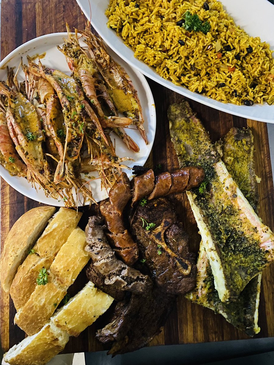 Glenzito’s Kasi surf &amp; turf 

We are a meat &amp; Seafood butchery based in Alex #GomoraMzanzi 

This platter:

- Fish of the day : XL Kingklip
- Argentinian king prawns
- Beef Wors
- Blade steak Chuck
- Savoury rice

Pre-order 0608232151
#glenzitosmeatbutcheryandseafoodcorner
