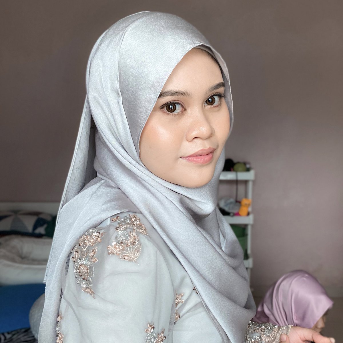 atendoesmakeup's tweet photo. Engagement makeup on Aishah. looking fresh with monotonous colour on her faceπ
.
#muabangi #makeuptunangbangi #makeupnikahbangi #makeupsandingbangi #makeupeventbangi #muakajang #muaputrajaya #muaserdang #muadengkil https://t.co/b0VZrxnCSk