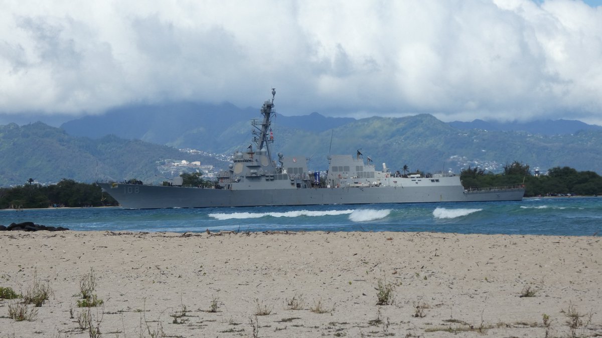 USS Wayne E. Meyer (DDG 108) Arleigh Burke-class Flight IIA guided missile destroyer inbound Pearl Harbor June 25, 2022 #ddg108 #usswayneemeyer